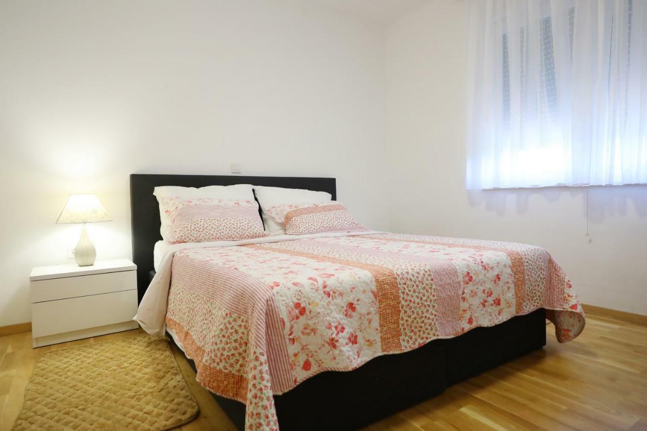 Apartmani Vlado Mitar ซูโกชัน ภายนอก รูปภาพ