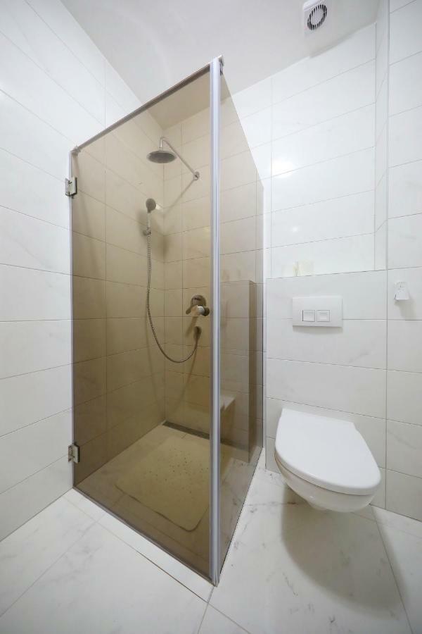 Apartmani Vlado Mitar ซูโกชัน ภายนอก รูปภาพ