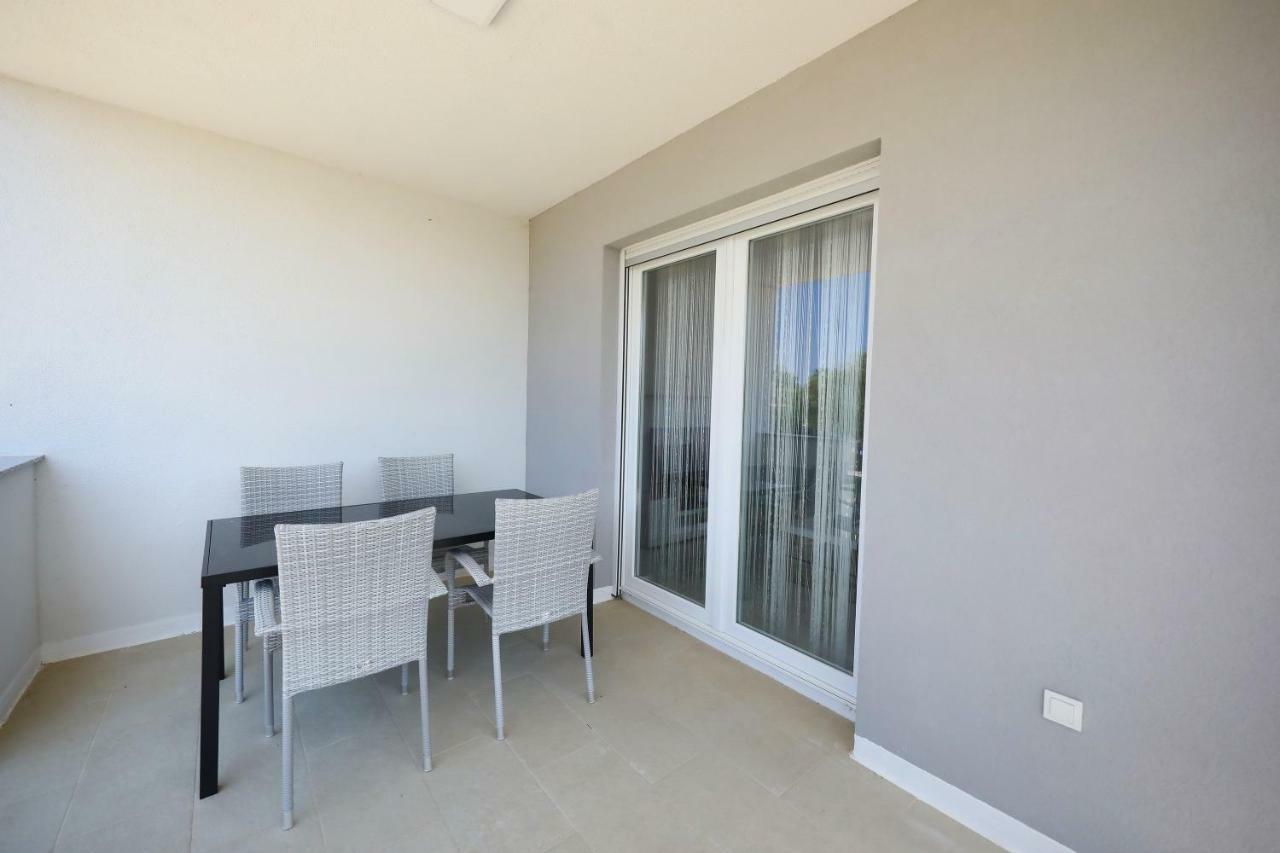 Apartmani Vlado Mitar ซูโกชัน ภายนอก รูปภาพ